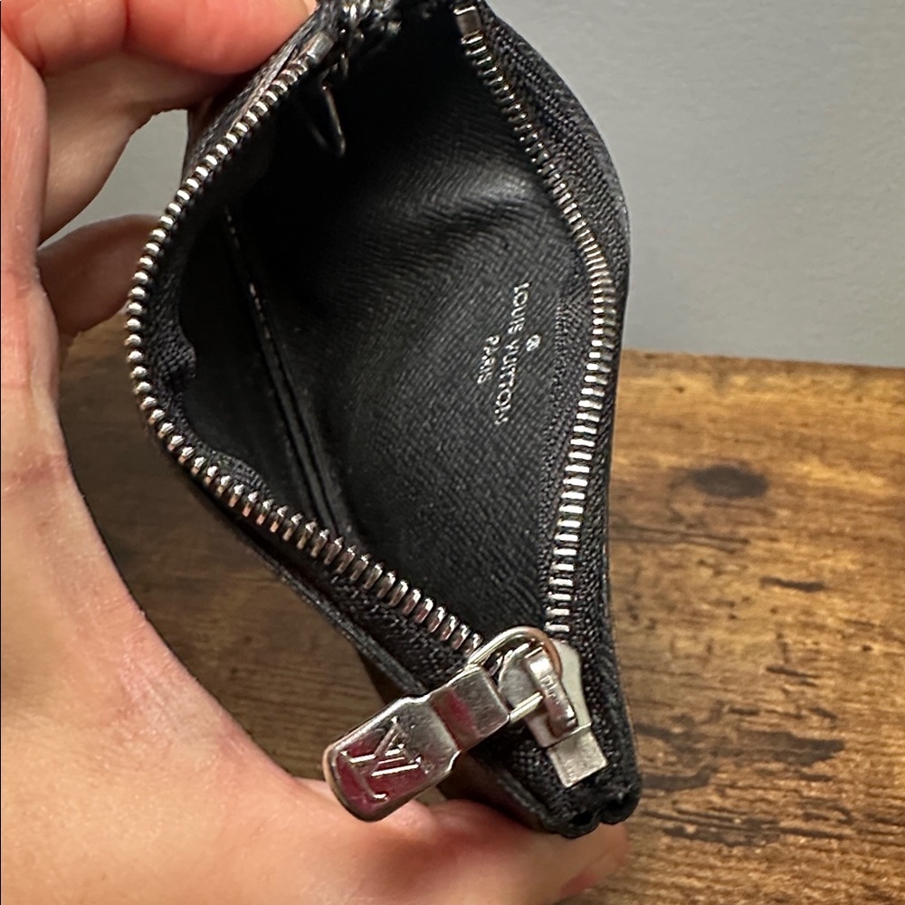 Louis Vuitton Damier Graphite Key Pouch - Picture 6 of 16